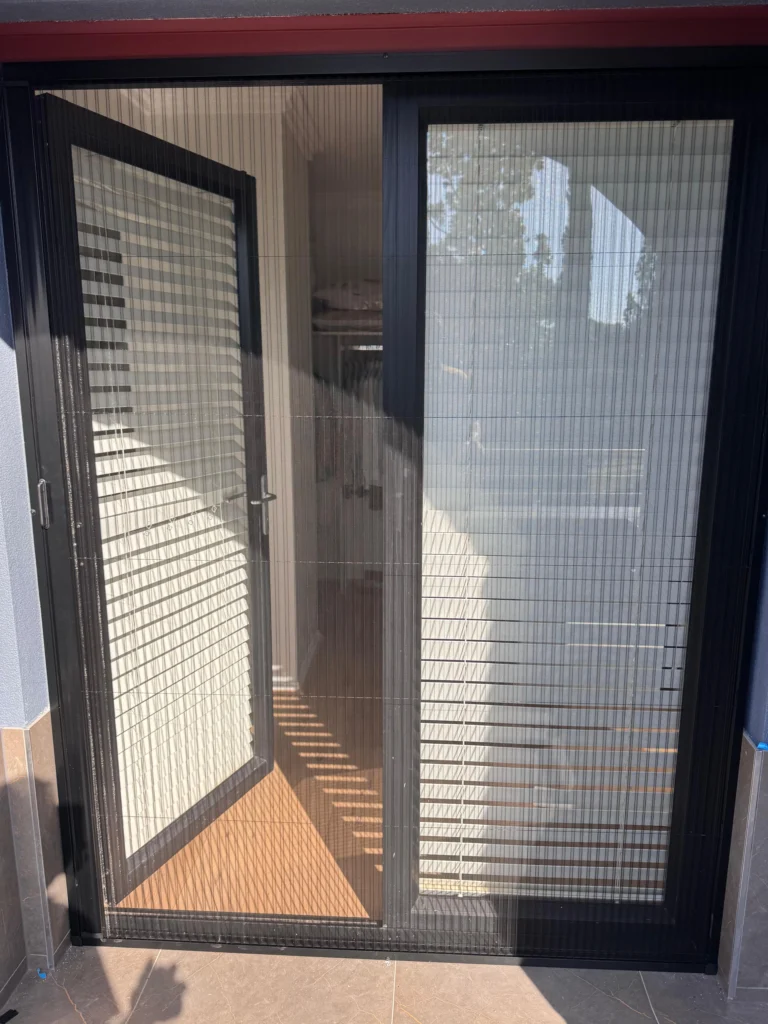 Retractable Flyscreens
