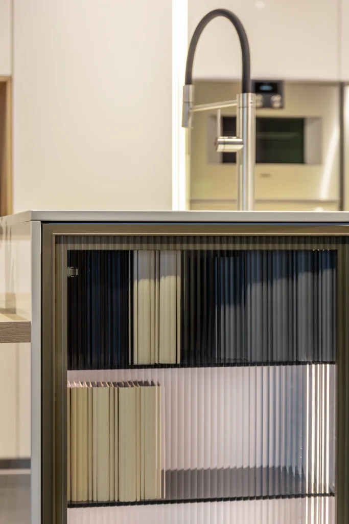 Retractable Flyscreen — Windows